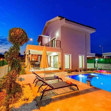 Villa Exclusive With Private Pool, 1005 Fethiye