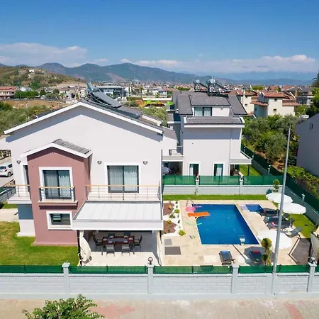 Exclusive With Private Pool, 1005 *